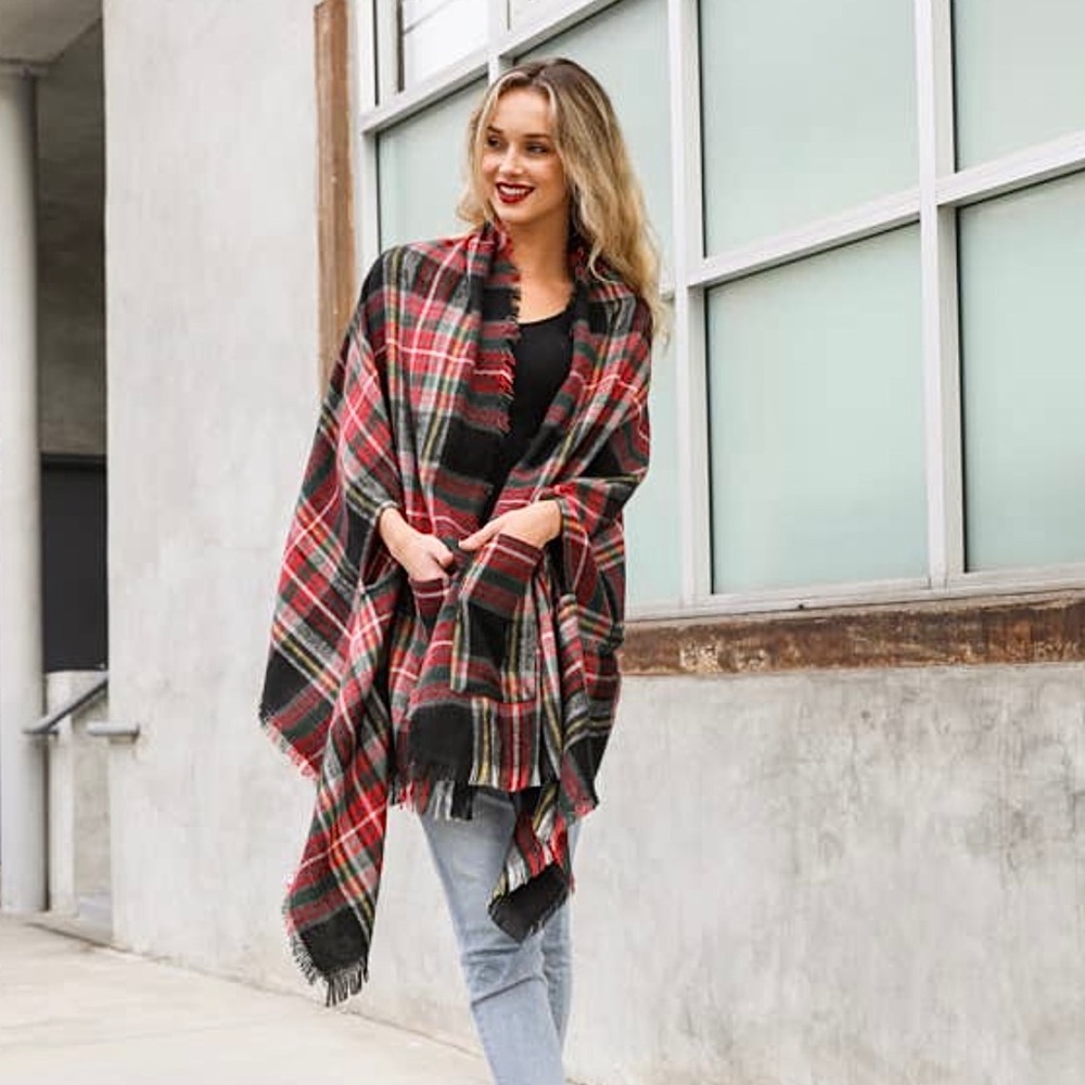Classic plaid pocket ruana